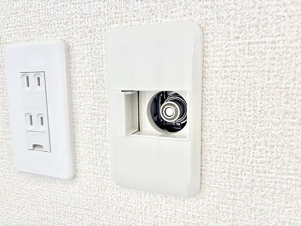 【その他設備(ガスコンセント)】ガスコンセントがあれば足元からすぐに温まるガスファンヒーターを設置できます!
