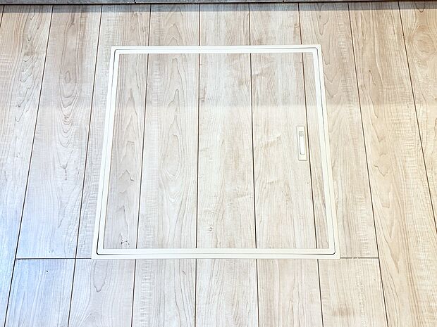 【その他設備(床下収納)】床下収納付き!日用品・非常用品の収納にも大活躍。