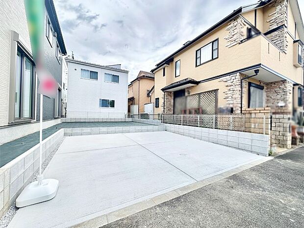 【駐車場】目の前が駐車場だと雨の日も大量にお買い物をした時も便利ですね