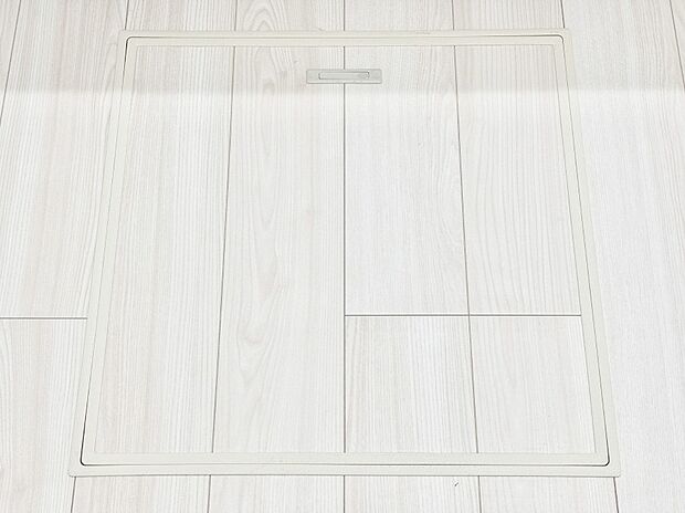 【その他設備(床下収納)】床下収納付き!日用品・非常用品の収納にも大活躍。