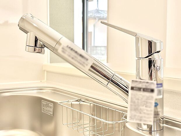 【その他設備(浄水器)】いつでも清潔なおいしいお水を。一つの水栓で水道水と浄水を使い分け。