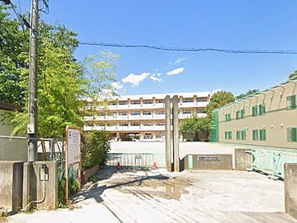 さいたま市立大谷小学校 510m