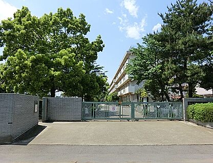 さいたま市立神田小学校 190m