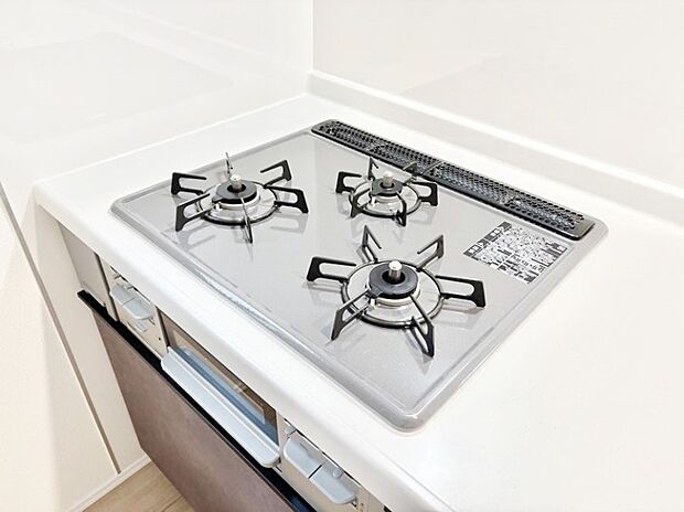【その他設備(Ｓｉセンサーコンロ)】ガスコンロはＳｉセンサー搭載。火力調節や焦げ付き・消し忘れも防いでくれます。