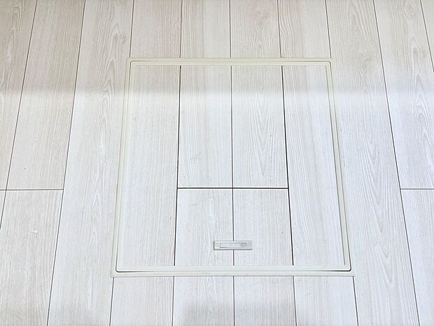 【その他設備(床下収納)】床下収納付き！日用品・非常用品の収納にも大活躍。