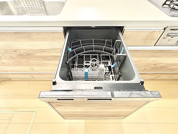 【その他設備(食洗機)】面倒なお片づけは食洗機にお任せ！家事の負担が減って、時間にも気持ちにもゆとりができます。