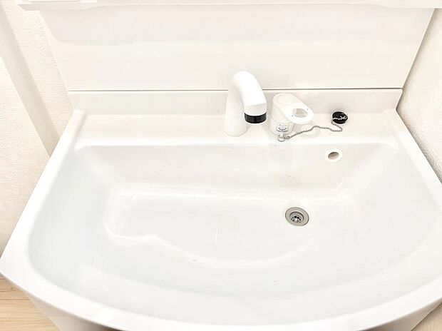 【その他設備(ハンドシャワー水栓)】ハンドシャワー付き!使いやすい洗面台。