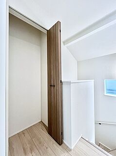その他設備(廊下収納)