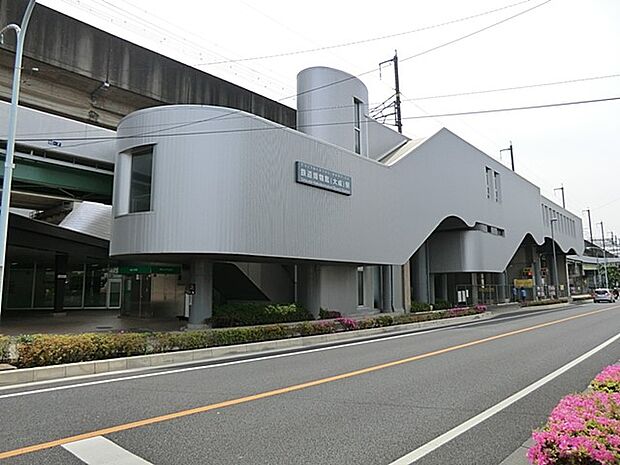 鉄道博物館駅(約960m)