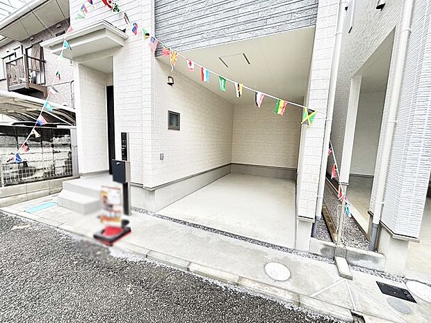 【駐車場】ビルトインタイプは大切なお車を傷や汚れから守ることができます。