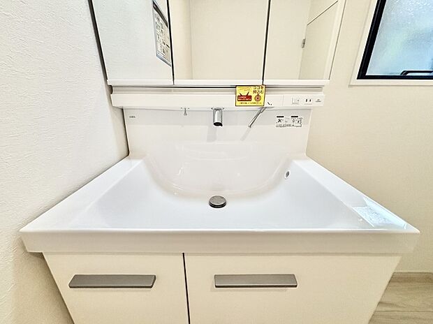 【その他設備(ハンドシャワー水栓)】ハンドシャワー付き！使いやすい洗面台。