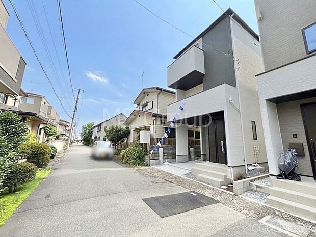 【前面道路含む現地写真】堂々完成！！ ここから始まる新生活を応援いたします！ 