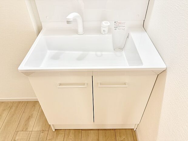 【その他設備(ハンドシャワー水栓)】ハンドシャワー付き!使いやすい洗面台。