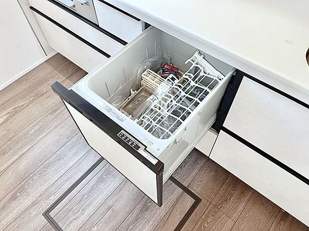 【その他設備(食洗機)】面倒なお片づけは食洗機にお任せ!家事の負担が減って、時間にも気持ちにもゆとりができます。