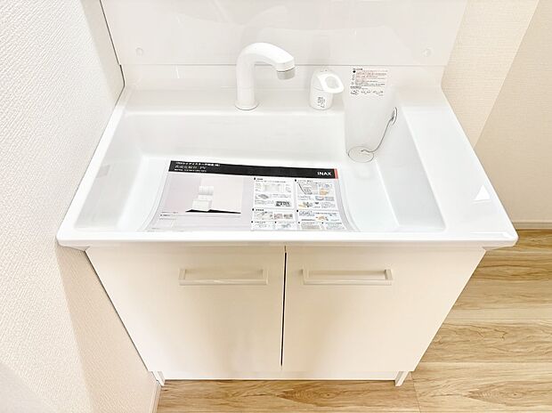 【その他設備(ハンドシャワー水栓)】ハンドシャワー付き!使いやすい洗面台。