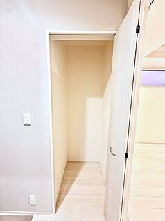 その他設備(玄関ホール収納)