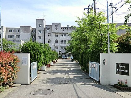 草加市立両新田中学校 600m