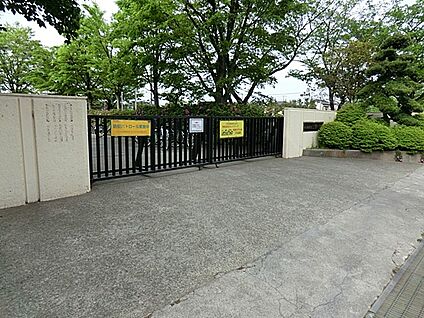 さいたま市立上里小学校 720m(9分)