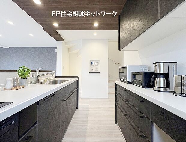 本画像の小物アイテム、家電等はCGです。販売価格に小物アイテム、家電等は含まれず、付帯しません。
