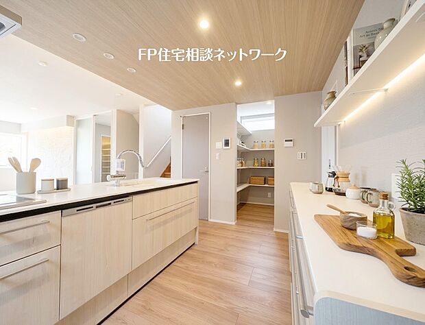 本画像の家具、小物等はCGで販売価格にも含まれず、付帯しません。吊戸棚を設置するには有償で工事が必要です。