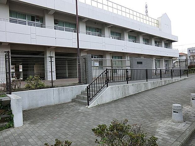 岩井原中学校（約700m・徒歩9分）