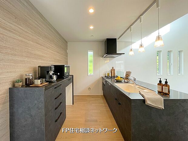 【キッチン】【キッチン】本画像はAIがCGで食品・小物作成しており、実際の現地に食品・小物は設置されておりません。また、販売価格に食品・小物等は含まれておりません。