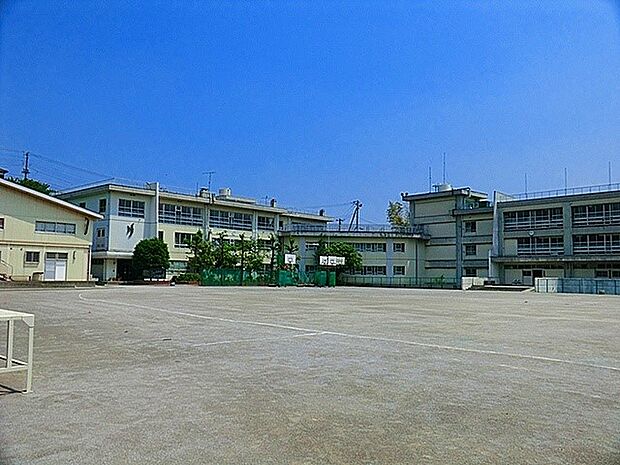 長沢中学校(約850m・徒歩11分)