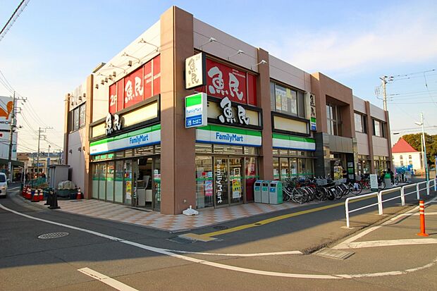 ファミリーマート稲城長沼店(約180m)