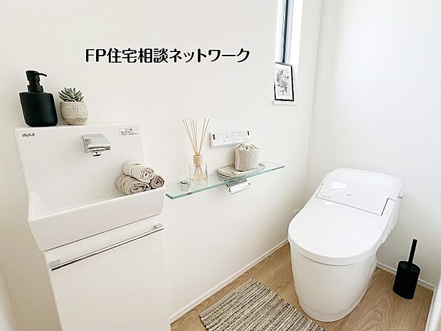 【トイレ】本画像の小物等はCGの配置イメージです。販売価格に小物は含まれず、付帯しません。