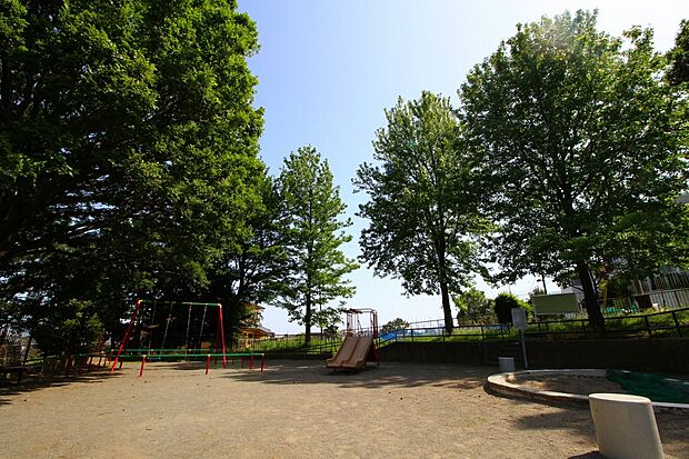 松見みはらし公園（約950m・徒歩12分）