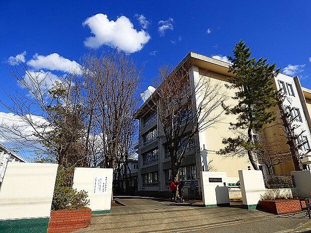 南生田中学校(約750m)