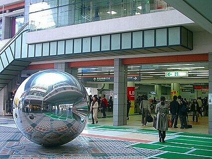 日吉駅 1900m(24分)