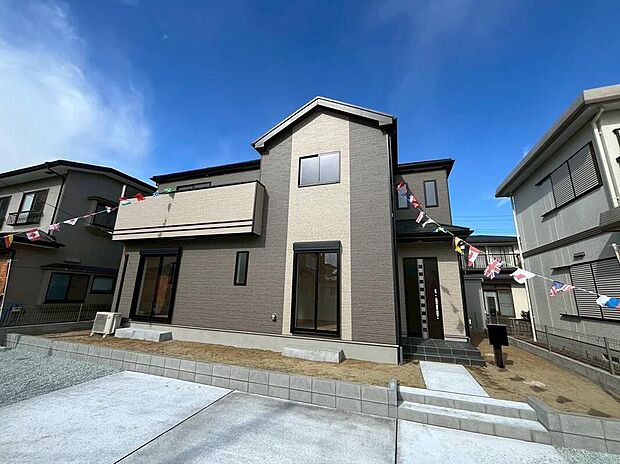 限定一棟
あけの平に新規分譲!全2棟の販売です。全居室収納スペース有!収納豊富な4LDK♪是非ご検討下さいませ(^^)