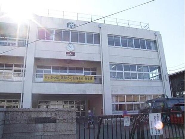 中田中学校(約1,100m)