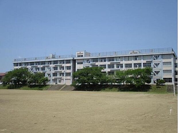 鶴谷中学校(約1,120m)