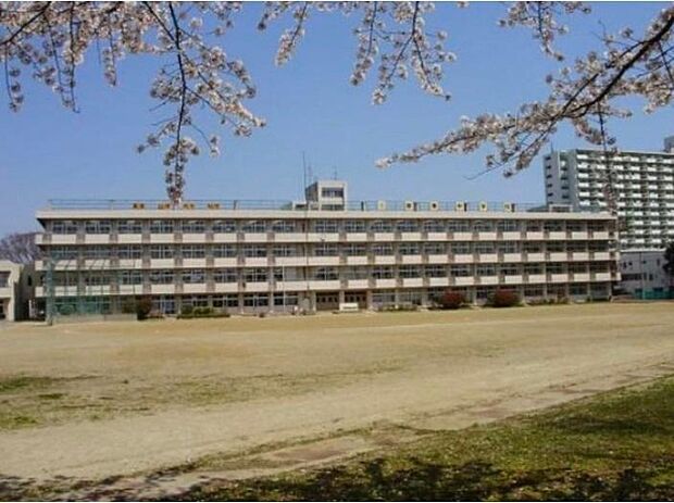 東華中学校（約1,800m）