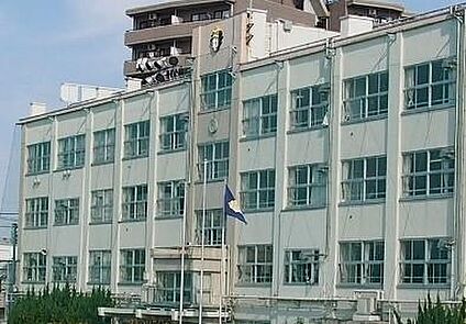 江戸川区立葛西第二中学校 560ｍ(徒歩7分。)