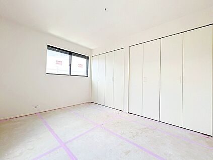 洋室（建築中）
