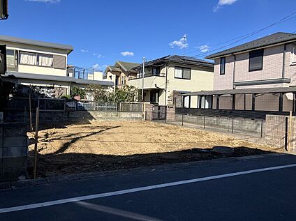 前面道路6ｍ 南向きです