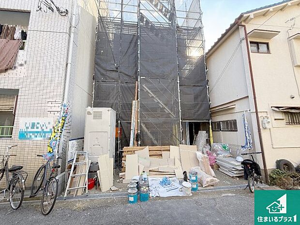 周辺は落ち着いた街並みの住宅地!子育てがしやすい住環境です!まだ未完成ですが、現地でしかわからない事もございます。是非一度ご覧ください。