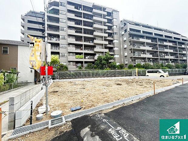 周辺は落ち着いた街並みの住宅地！子育てがしやすい住環境です！まだ未完成ですが、現地でしかわからない事もございます。是非一度ご覧ください。