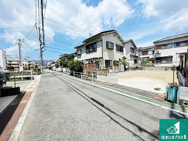 周辺は閑静な住宅街です。前面道路もしっかりと有りますので車の出し入れも安心ですよ!