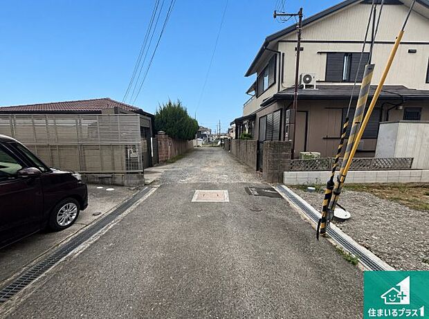 周辺は落ち着いた街並みの住宅地！子育てがしやすい住環境です！まだ未完成ですが、現地でしかわからない事もございます。是非一度ご覧ください。