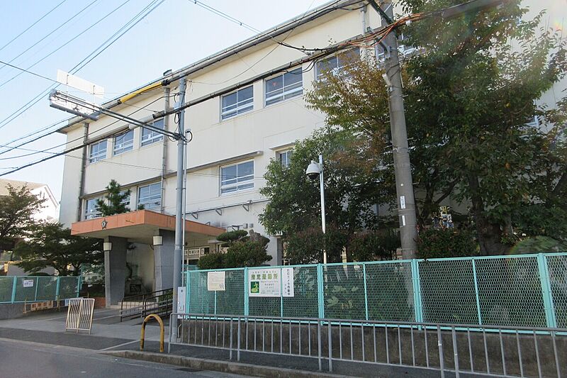 すまい給付金最大50万円 ご成約プレゼント進呈 高石市東羽衣 限定１邸の一戸建て 21年6月 125 30ｍ2 3sldk 2 780万円