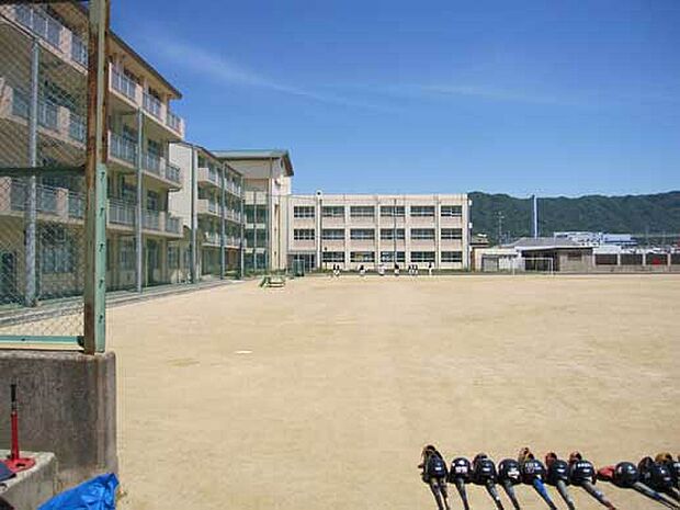 北山本小学校