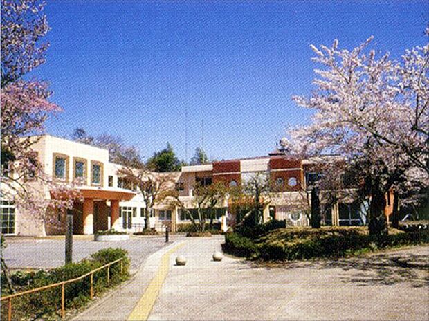 成田幼稚園（約267m）