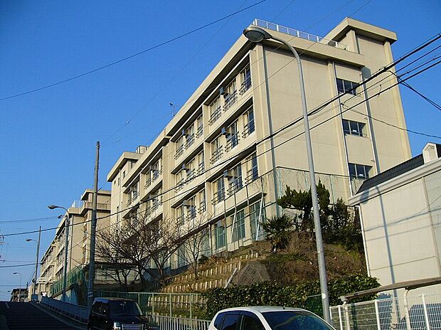 豊中市立第一中学校（約663m）