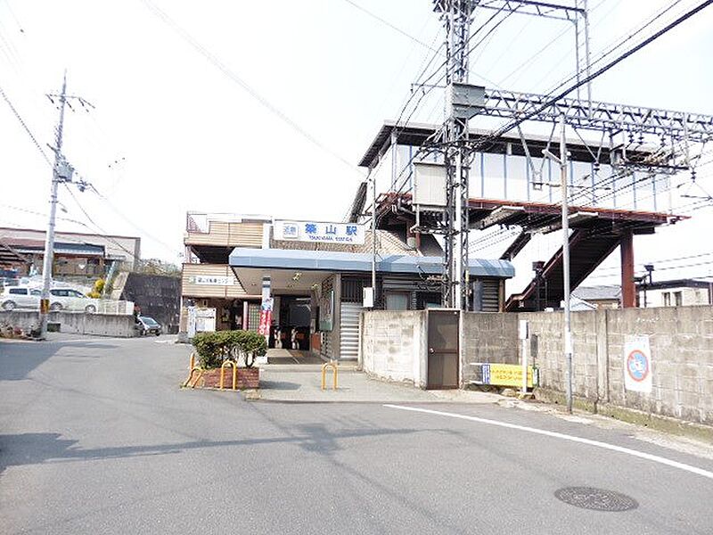 近鉄大阪線「築山」駅：徒歩8分（640ｍ）