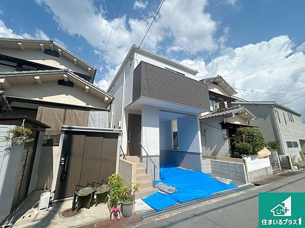 【外観】安心の10年保証!外観を美しく保ち、雨水で汚れを落とします!気になることがありましたら、お気軽にお問い合わせください!