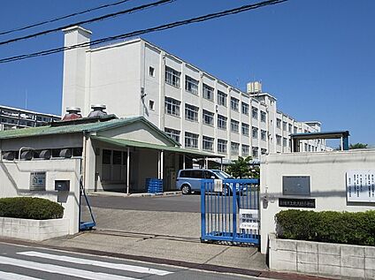 高槻市立北大冠小学校 徒歩880m